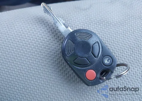 2008 Ford Escape Xlt z USA, uszkodzony, nr VIN 1FMCU93198KB41753